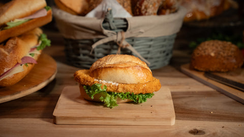 Belegtes Standard Brötchen mit Hähnchenschnitzel
