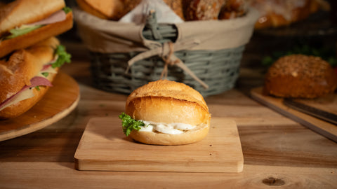 Belegtes Standard Brötchen mit Ei
